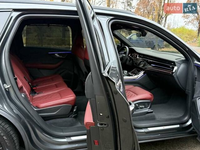 Серый Ауди SQ7, объемом двигателя 4 л и пробегом 24 тыс. км за 112950 $, фото 102 на Automoto.ua