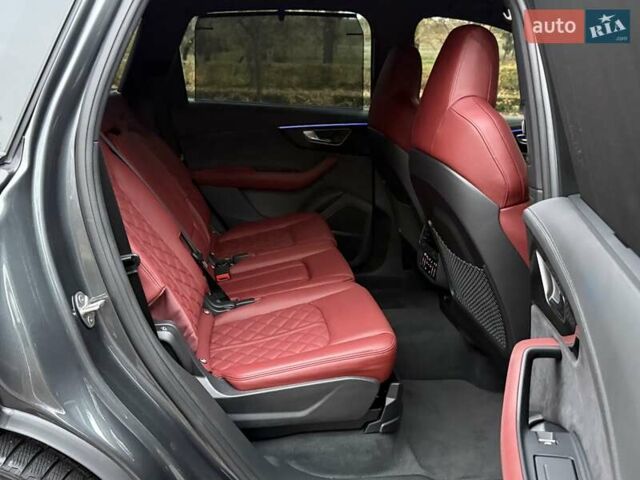 Серый Ауди SQ7, объемом двигателя 4 л и пробегом 24 тыс. км за 112950 $, фото 87 на Automoto.ua