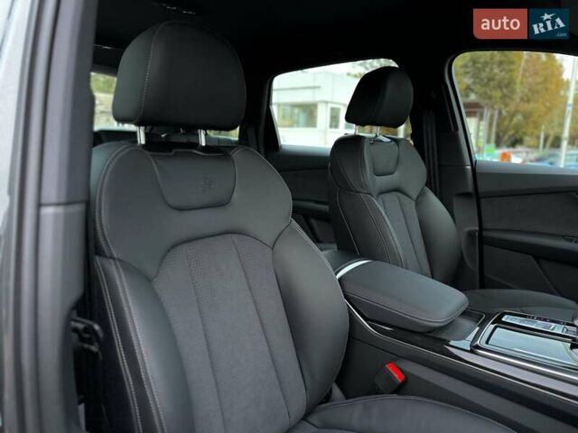 Сірий Ауді SQ7, об'ємом двигуна 4 л та пробігом 1 тис. км за 103500 $, фото 64 на Automoto.ua