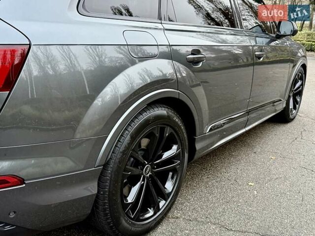 Серый Ауди SQ7, объемом двигателя 4 л и пробегом 24 тыс. км за 112950 $, фото 38 на Automoto.ua