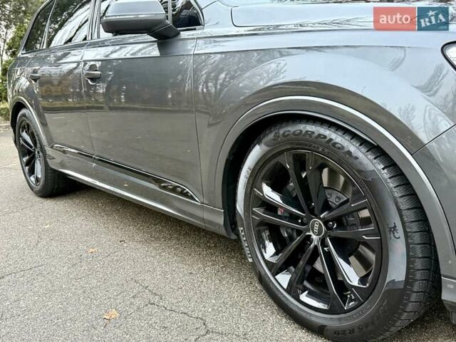Серый Ауди SQ7, объемом двигателя 4 л и пробегом 24 тыс. км за 112950 $, фото 37 на Automoto.ua