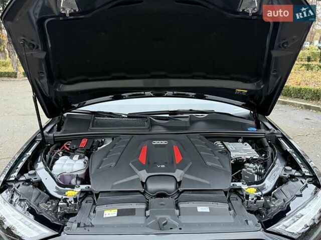 Серый Ауди SQ7, объемом двигателя 4 л и пробегом 24 тыс. км за 112950 $, фото 53 на Automoto.ua