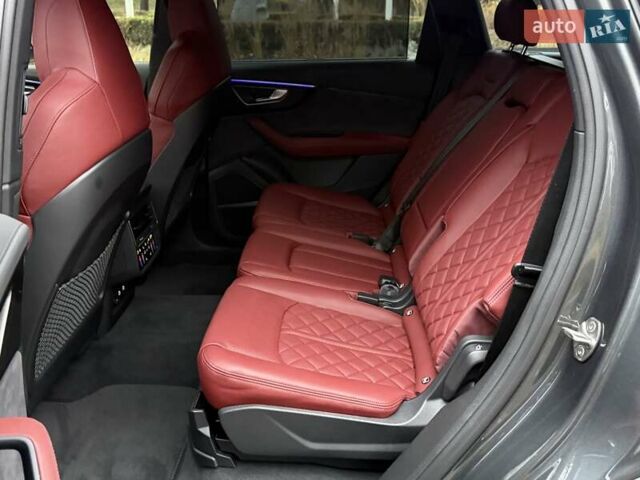 Серый Ауди SQ7, объемом двигателя 4 л и пробегом 24 тыс. км за 112950 $, фото 74 на Automoto.ua