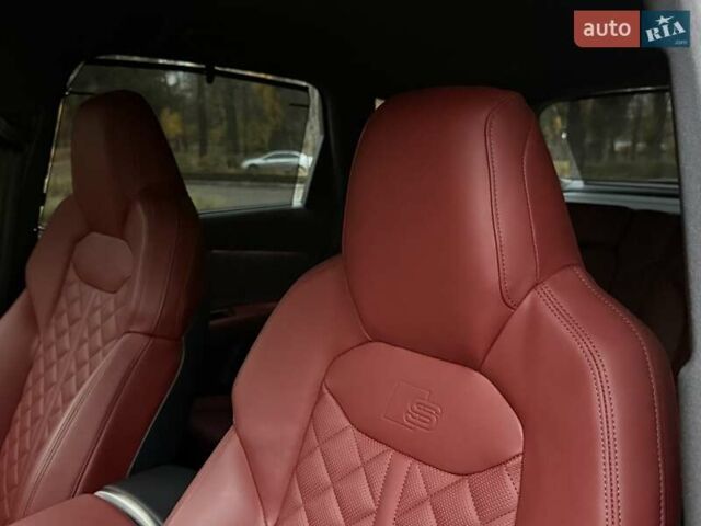 Серый Ауди SQ7, объемом двигателя 4 л и пробегом 24 тыс. км за 112950 $, фото 71 на Automoto.ua