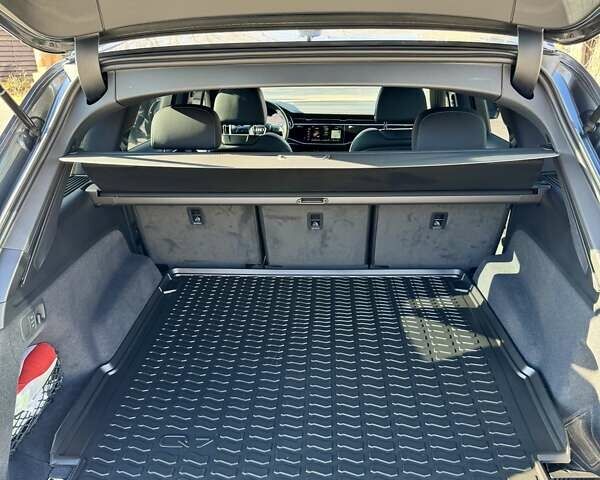 Сірий Ауді SQ7, об'ємом двигуна 4 л та пробігом 11 тис. км за 97500 $, фото 51 на Automoto.ua