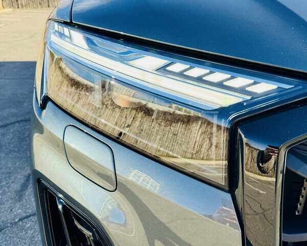 Сірий Ауді SQ7, об'ємом двигуна 4 л та пробігом 11 тис. км за 97500 $, фото 28 на Automoto.ua