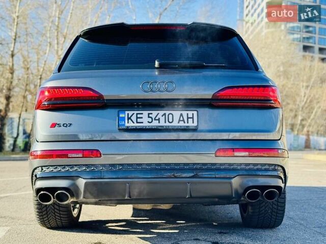 Сірий Ауді SQ7, об'ємом двигуна 4 л та пробігом 11 тис. км за 97500 $, фото 21 на Automoto.ua