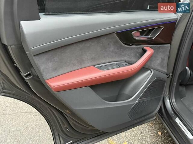 Серый Ауди SQ7, объемом двигателя 4 л и пробегом 24 тыс. км за 112950 $, фото 73 на Automoto.ua