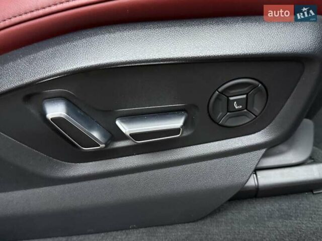 Серый Ауди SQ7, объемом двигателя 4 л и пробегом 24 тыс. км за 112950 $, фото 101 на Automoto.ua