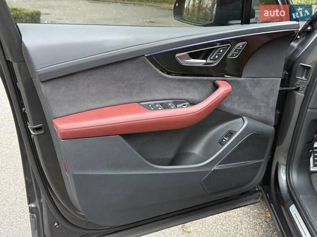 Серый Ауди SQ7, объемом двигателя 4 л и пробегом 24 тыс. км за 112950 $, фото 57 на Automoto.ua