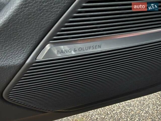 Серый Ауди SQ7, объемом двигателя 4 л и пробегом 24 тыс. км за 112950 $, фото 60 на Automoto.ua