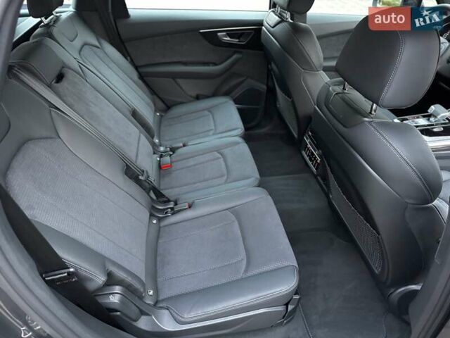 Серый Ауди SQ7, объемом двигателя 4 л и пробегом 1 тыс. км за 108900 $, фото 73 на Automoto.ua