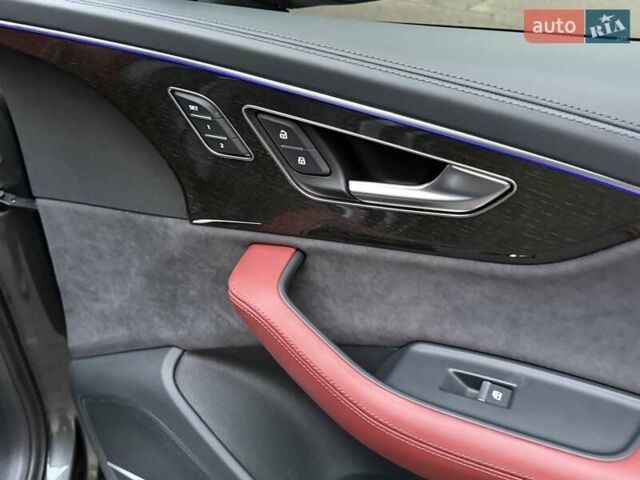 Серый Ауди SQ7, объемом двигателя 4 л и пробегом 24 тыс. км за 112950 $, фото 95 на Automoto.ua