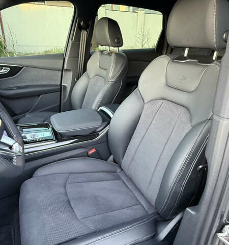 Серый Ауди SQ7, объемом двигателя 4 л и пробегом 1 тыс. км за 115900 $, фото 14 на Automoto.ua