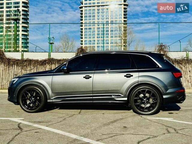Сірий Ауді SQ7, об'ємом двигуна 4 л та пробігом 11 тис. км за 97500 $, фото 67 на Automoto.ua