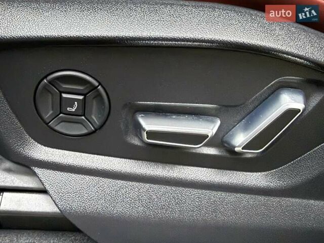 Серый Ауди SQ7, объемом двигателя 4 л и пробегом 24 тыс. км за 112950 $, фото 70 на Automoto.ua