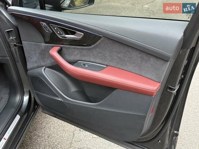 Серый Ауди SQ7, объемом двигателя 4 л и пробегом 24 тыс. км за 112950 $, фото 94 на Automoto.ua