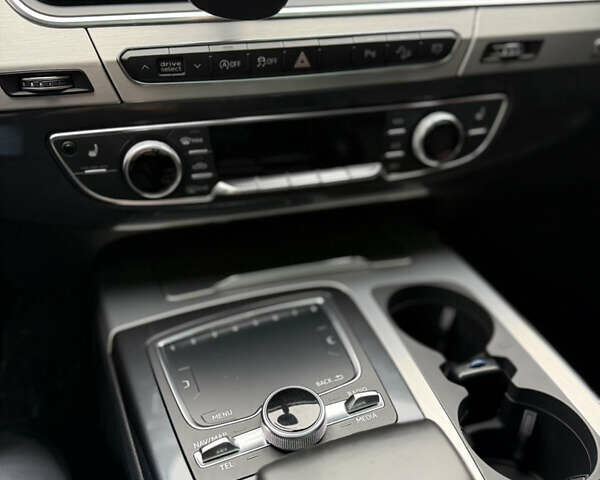 Синий Ауди SQ7, объемом двигателя 3.96 л и пробегом 128 тыс. км за 57900 $, фото 41 на Automoto.ua
