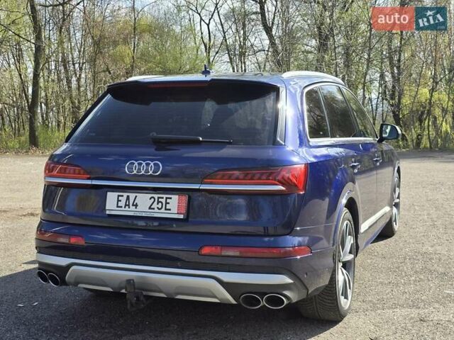 Синий Ауди SQ7, объемом двигателя 4 л и пробегом 182 тыс. км за 68800 $, фото 3 на Automoto.ua