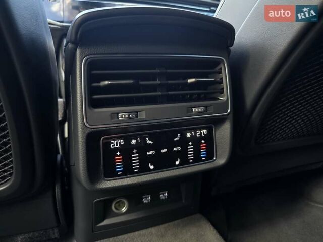 Синий Ауди SQ7, объемом двигателя 4 л и пробегом 182 тыс. км за 68800 $, фото 58 на Automoto.ua