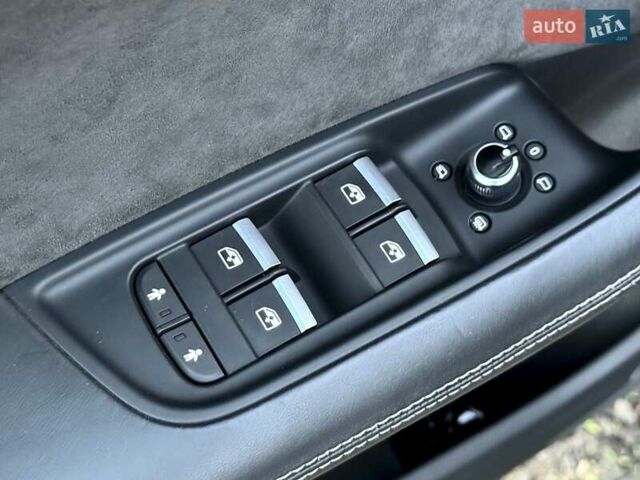 Синий Ауди SQ7, объемом двигателя 4 л и пробегом 136 тыс. км за 77000 $, фото 32 на Automoto.ua