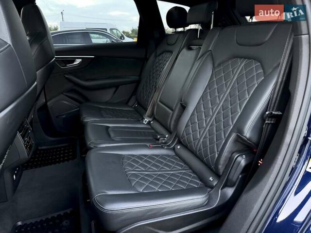 Синий Ауди SQ7, объемом двигателя 4 л и пробегом 136 тыс. км за 77000 $, фото 65 на Automoto.ua