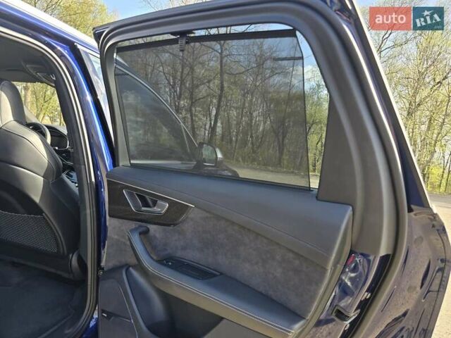 Синий Ауди SQ7, объемом двигателя 4 л и пробегом 182 тыс. км за 68800 $, фото 55 на Automoto.ua