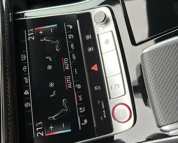 Синий Ауди SQ7, объемом двигателя 4 л и пробегом 185 тыс. км за 74999 $, фото 78 на Automoto.ua