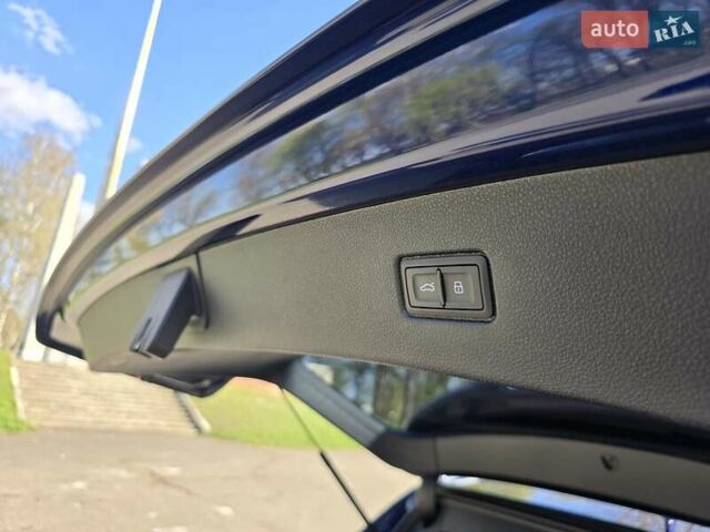 Синий Ауди SQ7, объемом двигателя 4 л и пробегом 182 тыс. км за 68800 $, фото 63 на Automoto.ua