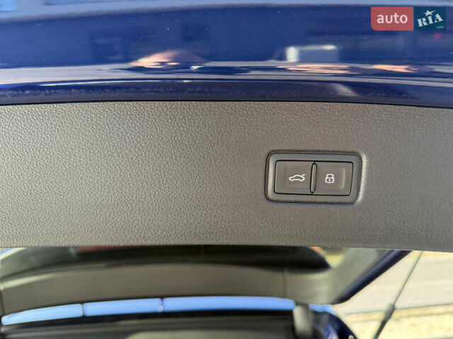 Синий Ауди SQ7, объемом двигателя 3.96 л и пробегом 176 тыс. км за 78000 $, фото 13 на Automoto.ua