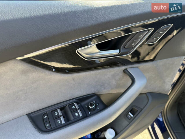 Синий Ауди SQ7, объемом двигателя 3.96 л и пробегом 176 тыс. км за 78000 $, фото 18 на Automoto.ua