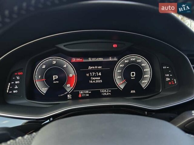 Синий Ауди SQ7, объемом двигателя 4 л и пробегом 182 тыс. км за 68800 $, фото 40 на Automoto.ua