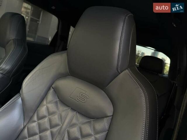 Синій Ауді SQ7, об'ємом двигуна 3.96 л та пробігом 171 тис. км за 75200 $, фото 12 на Automoto.ua