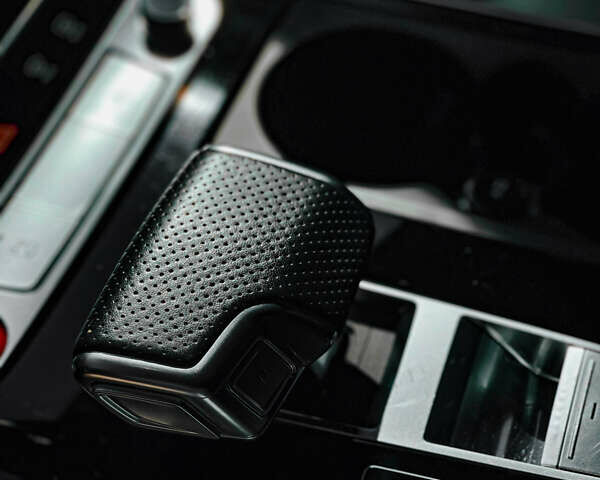 Белый Ауди SQ8, объемом двигателя 4 л и пробегом 70 тыс. км за 83000 $, фото 15 на Automoto.ua