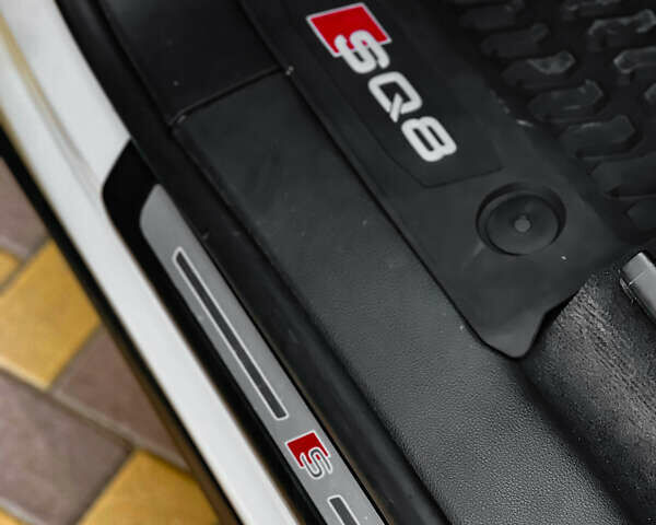 Белый Ауди SQ8, объемом двигателя 4 л и пробегом 70 тыс. км за 83000 $, фото 8 на Automoto.ua