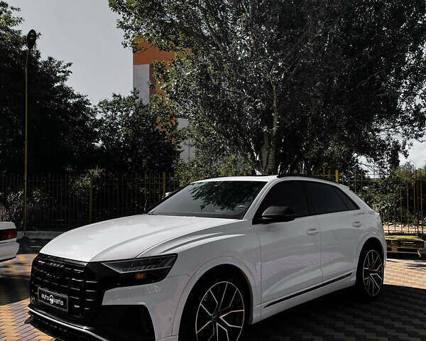 Белый Ауди SQ8, объемом двигателя 4 л и пробегом 70 тыс. км за 83000 $, фото 2 на Automoto.ua