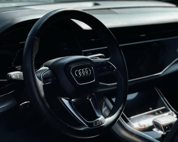 Белый Ауди SQ8, объемом двигателя 4 л и пробегом 70 тыс. км за 83000 $, фото 13 на Automoto.ua