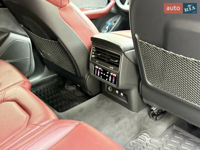Ауди SQ8 2021 в Тернополе на Automoto.ua Белый Ауди SQ8, объемом двигателя 3.96 л и пробегом 101 тыс. км за 92000 $, фото 48 на Automoto.ua