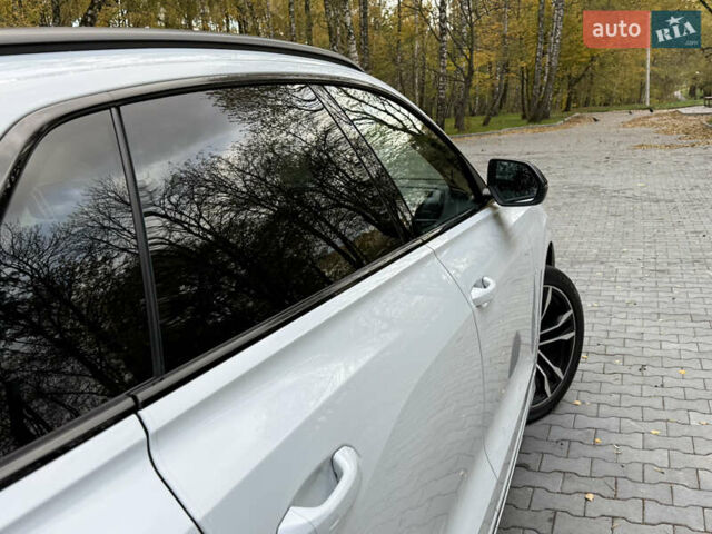 Ауди SQ8 2021 в Тернополе на Automoto.ua Белый Ауди SQ8, объемом двигателя 3.96 л и пробегом 101 тыс. км за 92000 $, фото 32 на Automoto.ua