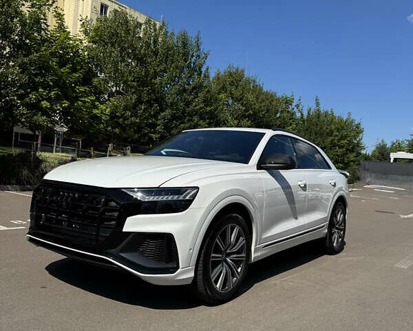 Белый Ауди SQ8, объемом двигателя 4 л и пробегом 75 тыс. км за 75000 $, фото 1 на Automoto.ua