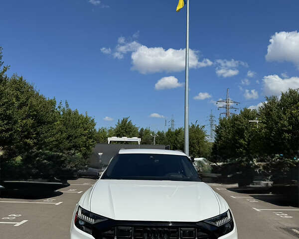 Белый Ауди SQ8, объемом двигателя 4 л и пробегом 75 тыс. км за 75000 $, фото 2 на Automoto.ua