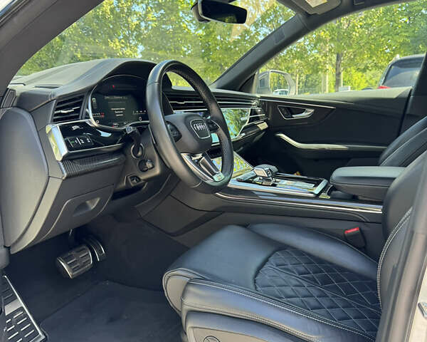 Белый Ауди SQ8, объемом двигателя 4 л и пробегом 75 тыс. км за 75000 $, фото 18 на Automoto.ua