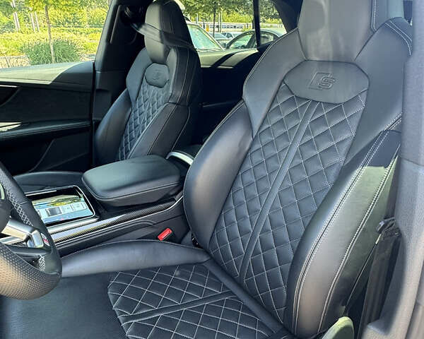 Белый Ауди SQ8, объемом двигателя 4 л и пробегом 75 тыс. км за 75000 $, фото 23 на Automoto.ua
