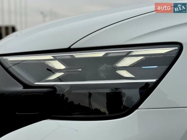 Белый Ауди SQ8, объемом двигателя 4 л и пробегом 30 тыс. км за 111000 $, фото 29 на Automoto.ua