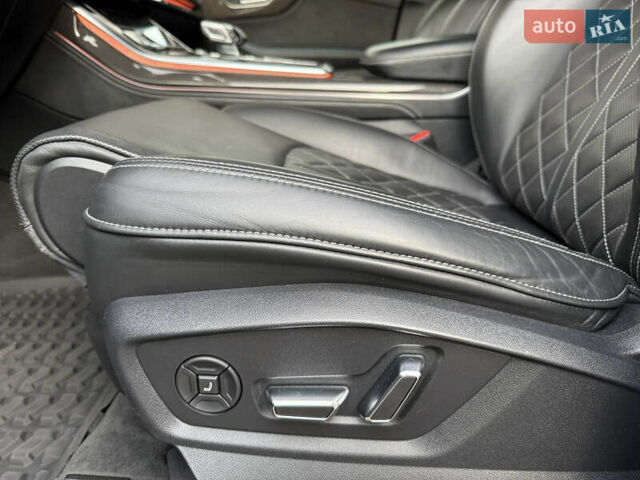 Чорний Ауді SQ8, об'ємом двигуна 4 л та пробігом 199 тис. км за 65000 $, фото 82 на Automoto.ua