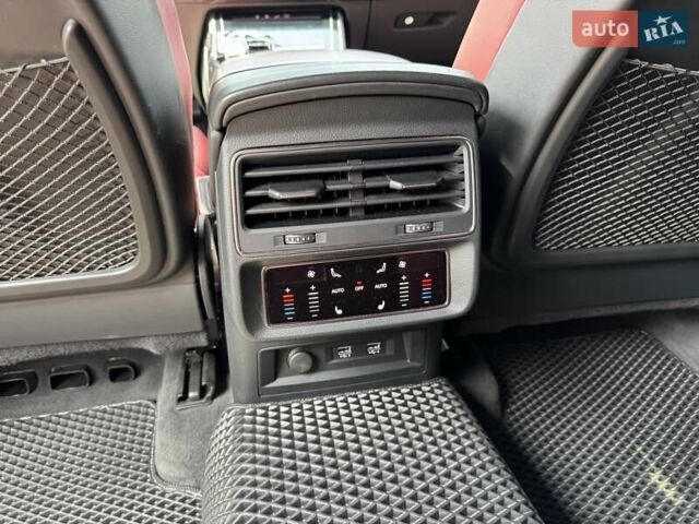 Черный Ауди SQ8, объемом двигателя 3.96 л и пробегом 151 тыс. км за 82500 $, фото 34 на Automoto.ua