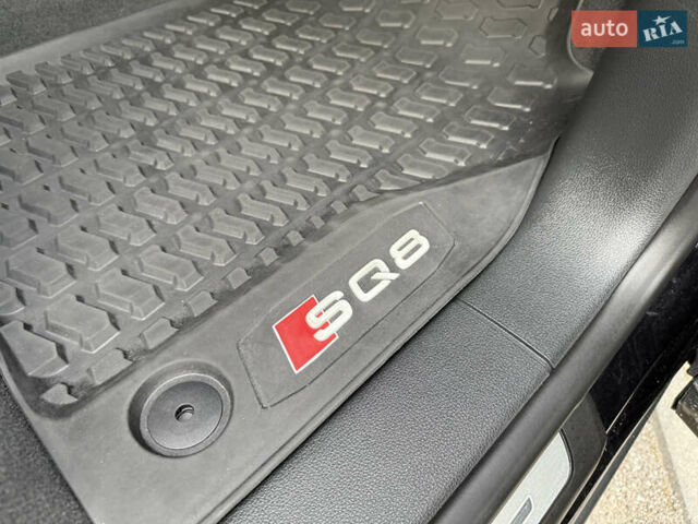 Чорний Ауді SQ8, об'ємом двигуна 4 л та пробігом 199 тис. км за 65000 $, фото 32 на Automoto.ua