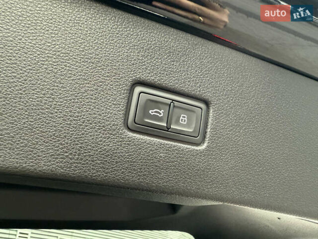 Чорний Ауді SQ8, об'ємом двигуна 4 л та пробігом 199 тис. км за 65000 $, фото 68 на Automoto.ua