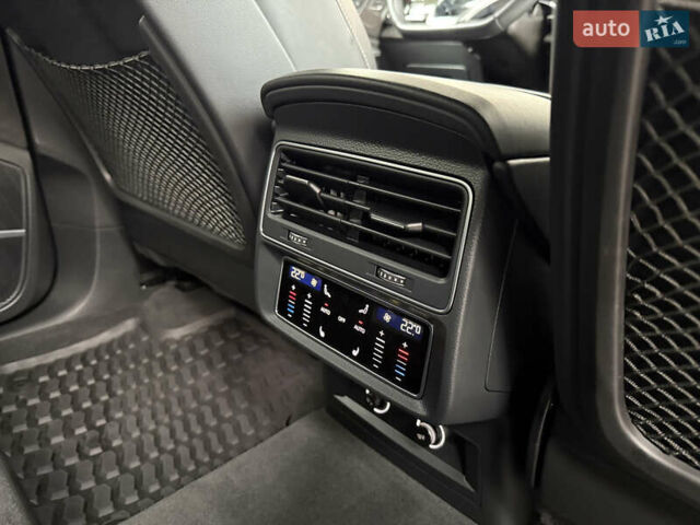 Чорний Ауді SQ8, об'ємом двигуна 4 л та пробігом 199 тис. км за 65000 $, фото 50 на Automoto.ua