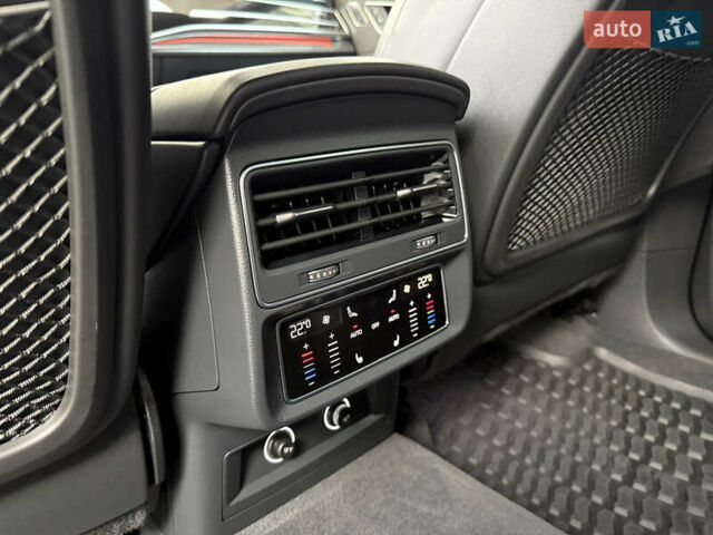 Чорний Ауді SQ8, об'ємом двигуна 4 л та пробігом 199 тис. км за 65000 $, фото 109 на Automoto.ua